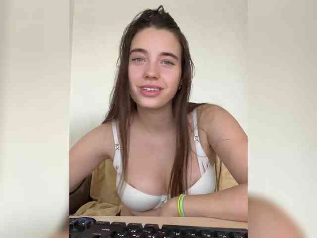 FunnyBanny0312 webcam