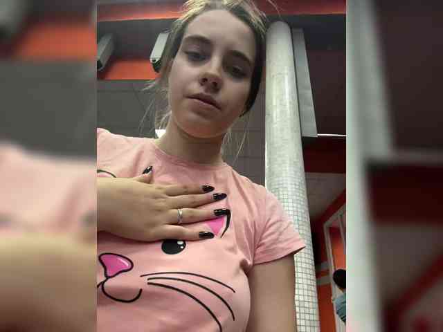 FunnyBanny0312 webcam