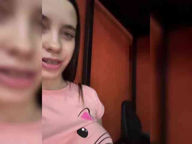 FunnyBanny0312 webcam