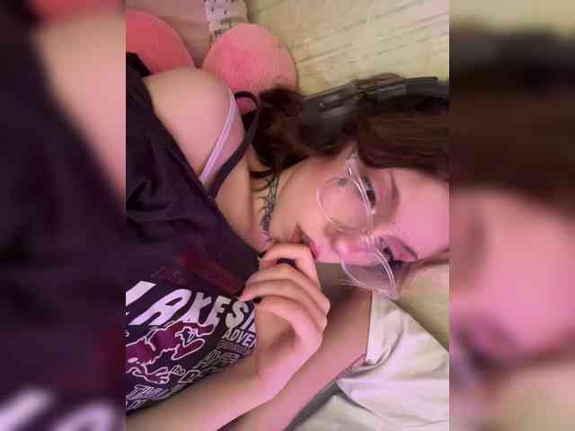 Cute_Kitten_Club webcam
