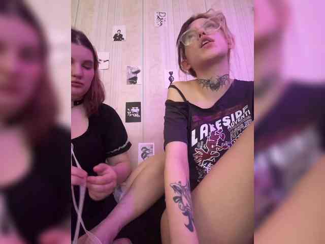 nude striptease Molly-