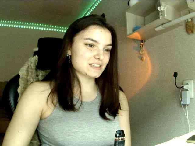 Bella1ove Live Webcam on BongaCams