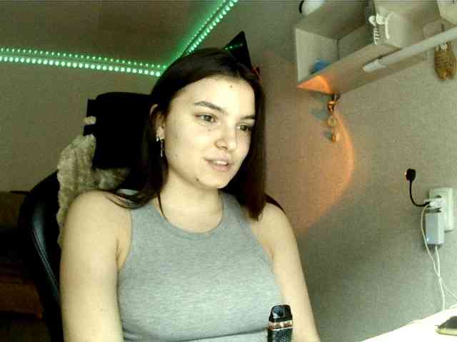 Bella1ove Live Webcam on BongaCams