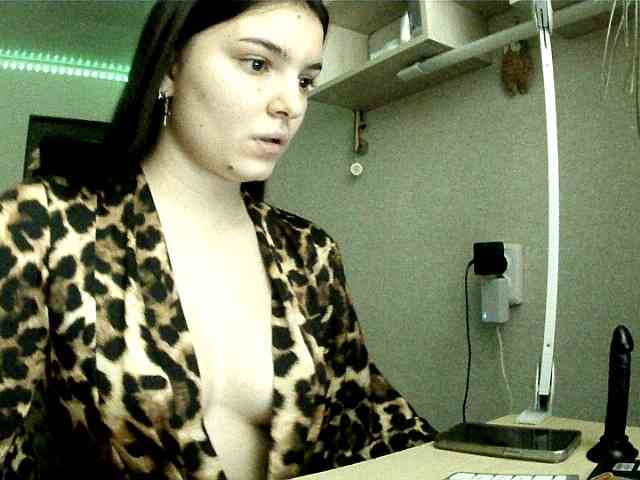 Bella1ove webcam