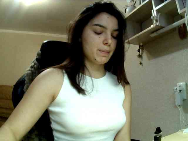 Bella1ove webcam