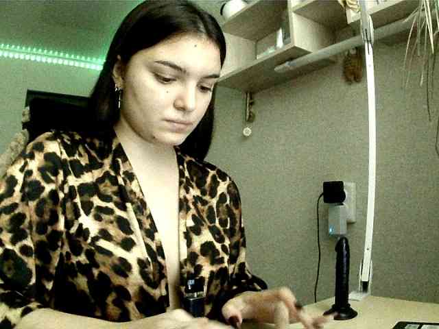 Bella1ove webcam