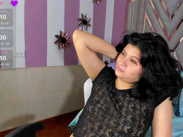 lucy-vell webcam