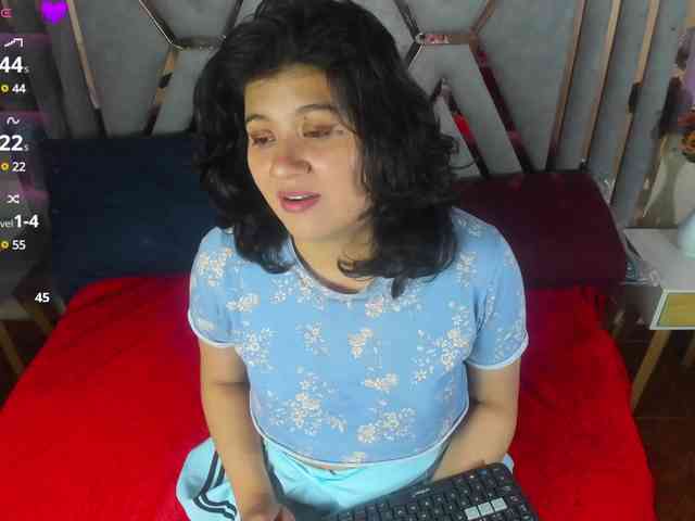lucy-vell webcam