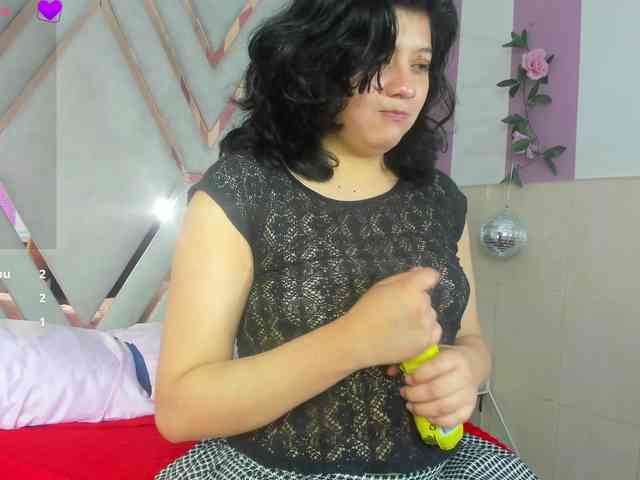 lucy-vell webcam