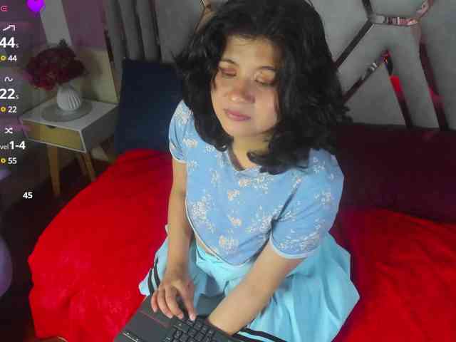 lucy-vell webcam