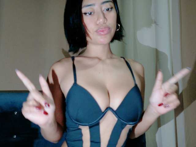 LittleHermes's BongaCams show and profile