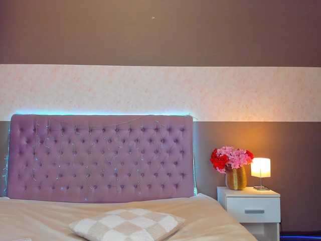 NikkiBust's BongaCams show and profile