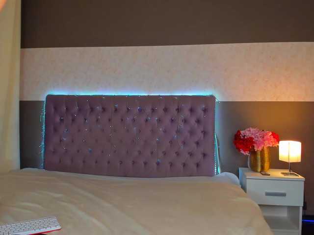 NikkiBust's BongaCams show and profile