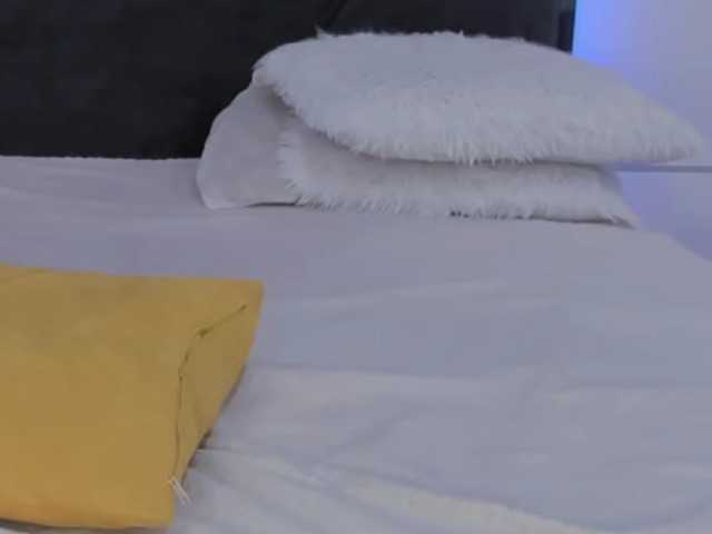 HollyTaillor's BongaCams show and profile