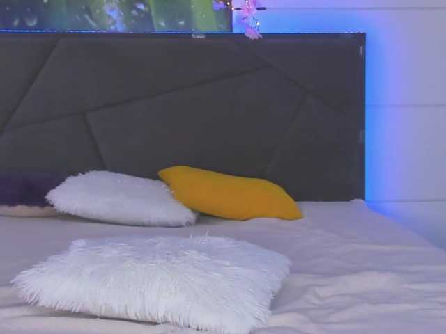  HollyTaillor chat room