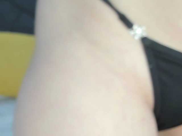 HollyTaillor's BongaCams show and profile