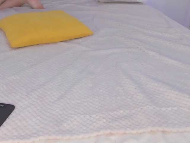 HollyTaillor's BongaCams show and profile