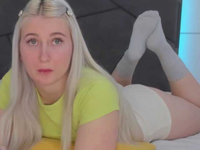 HollyTaillor's BongaCams show and profile