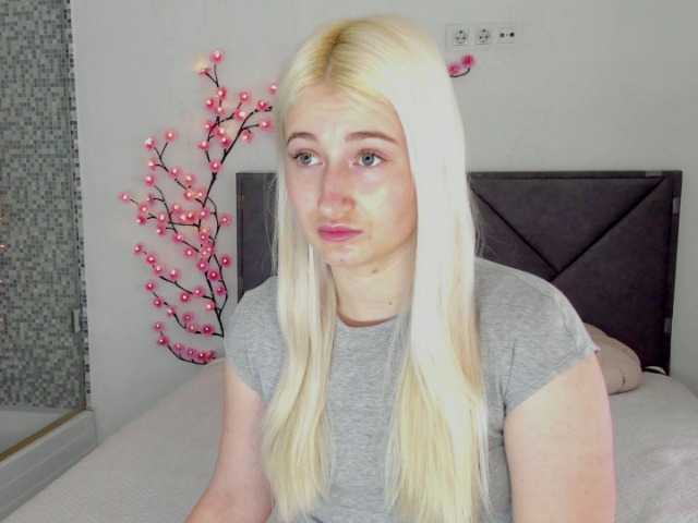 HollyTaillor's BongaCams show and profile