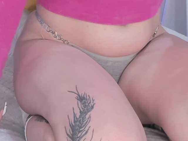 HollyTaillor's BongaCams show and profile