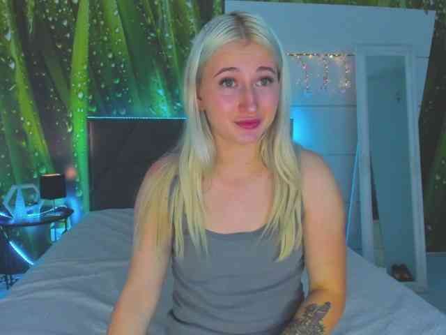 HollyTaillor webcam