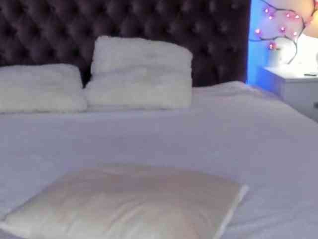 HollyTaillor webcam