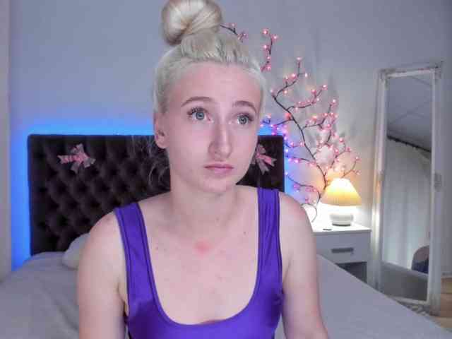 HollyTaillor webcam