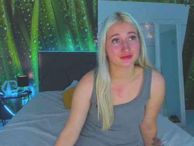 HollyTaillor webcam