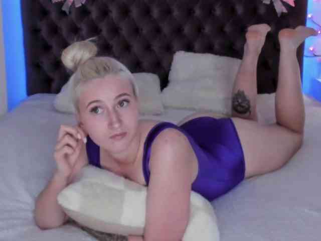 HollyTaillor webcam
