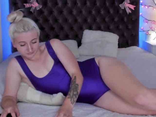 HollyTaillor webcam