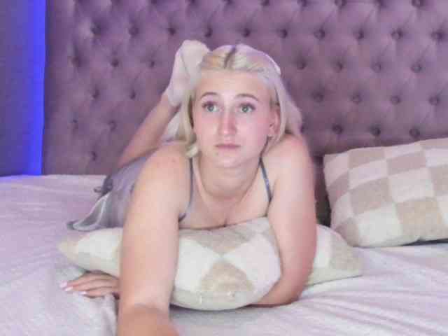 HollyTaillor webcam