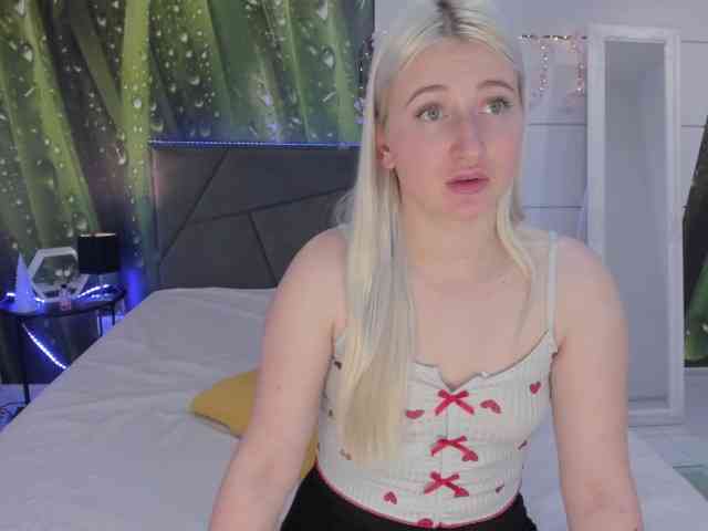 HollyTaillor Live Webcam on BongaCams