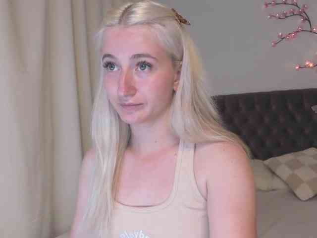HollyTaillor webcam
