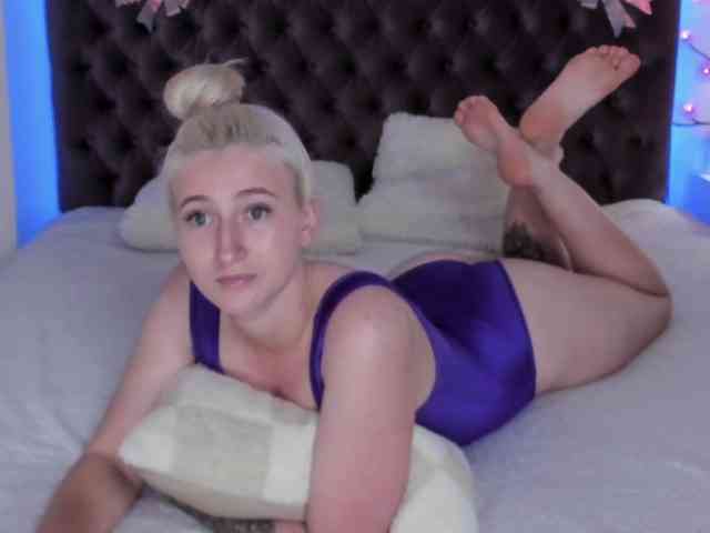 HollyTaillor webcam