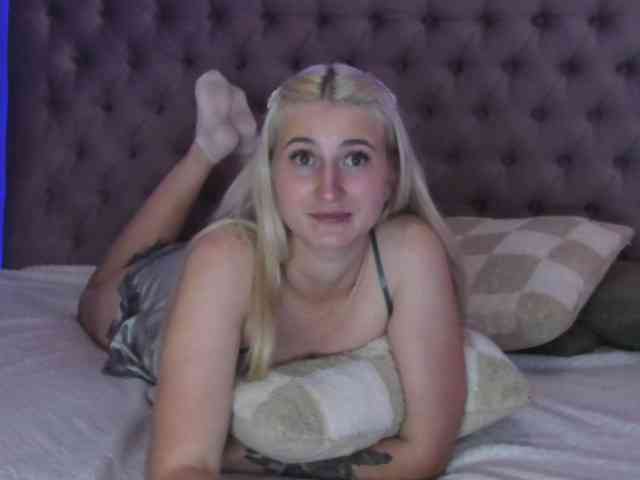 HollyTaillor webcam