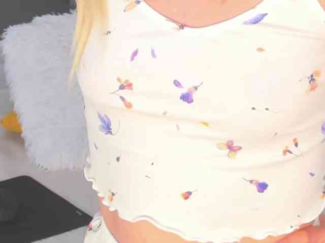 HollyTaillor's webcam live show