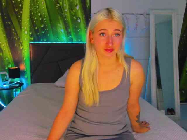 HollyTaillor webcam