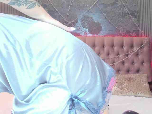 HollyTaillor webcam