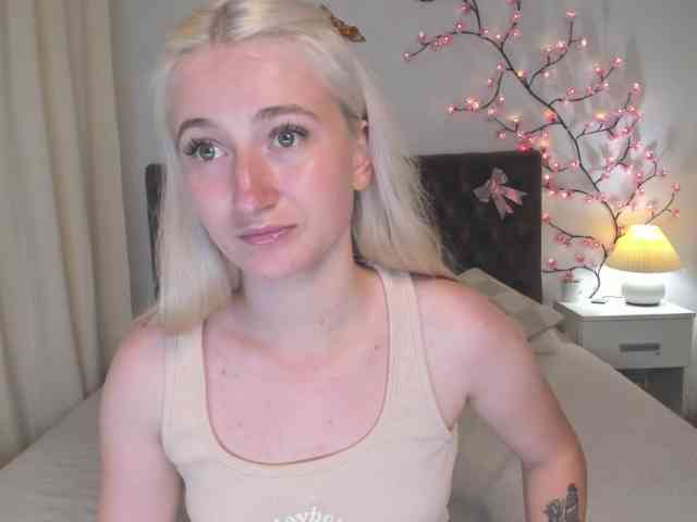 free adult chat now HollyTaillor