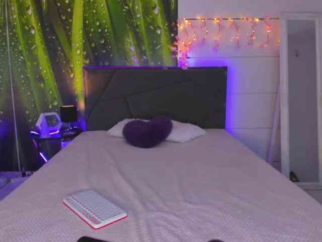 HollyTaillor webcam
