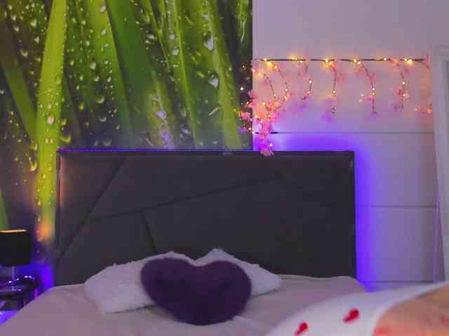 HollyTaillor webcam
