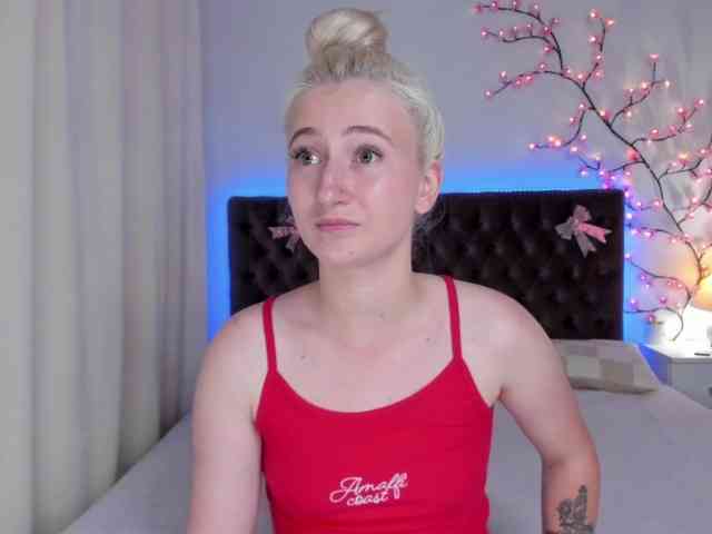 HollyTaillor webcam