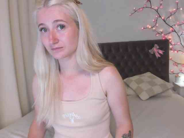 HollyTaillor webcam