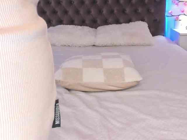 HollyTaillor webcam