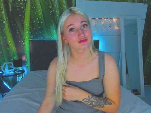 HollyTaillor webcam