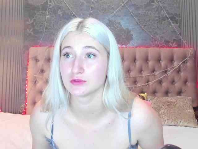 HollyTaillor webcam