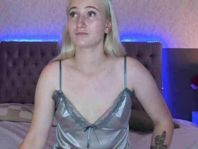HollyTaillor webcam