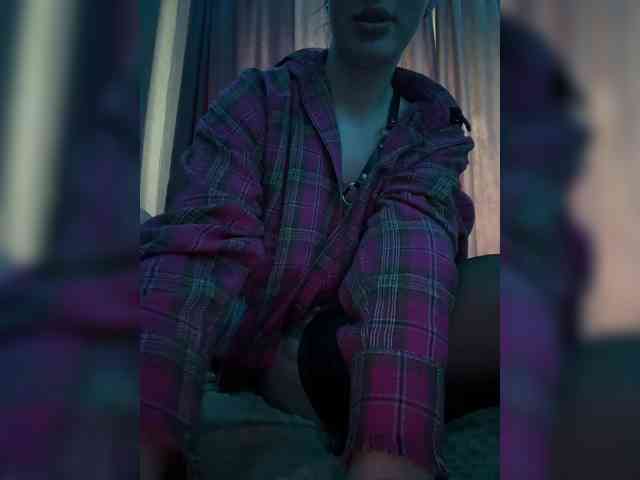 MilaMil28 webcam