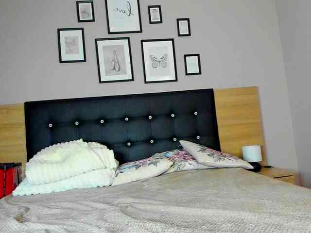 ashlyn-peaks webcam