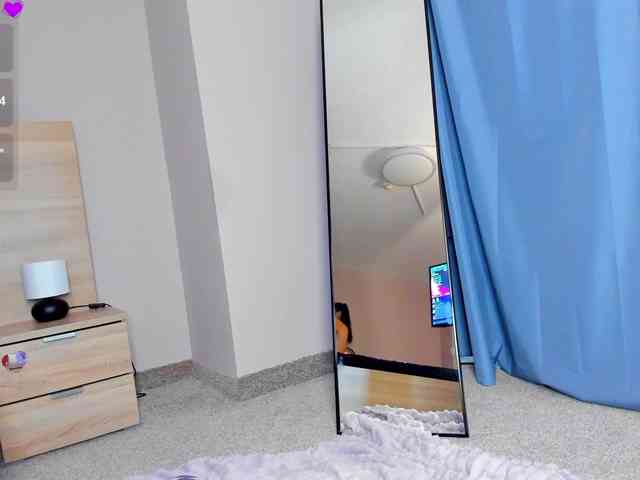 ashlyn-peaks webcam
